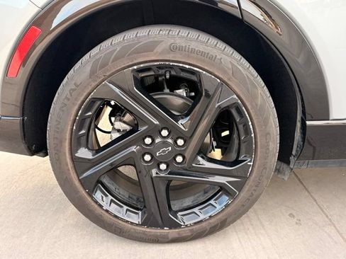 Used 2024 Chevrolet Equinox EV RS FWD image 5