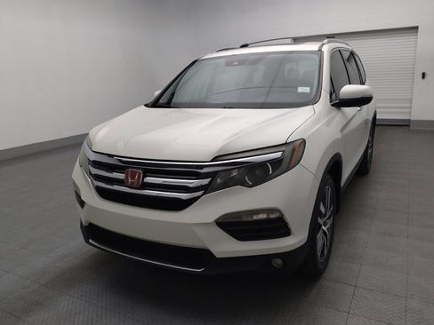 Used 2018 Honda Pilot Touring image 15