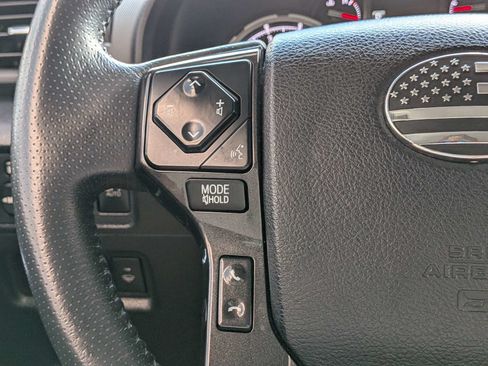 Used 2022 Toyota 4Runner TRD Off-Road Premium AWD/4WD image 28