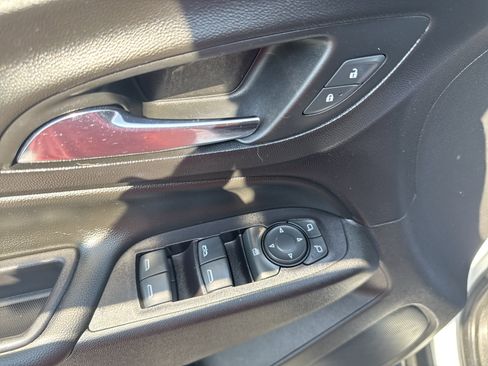 Used 2019 Chevrolet Equinox LT AWD/4WD image 10