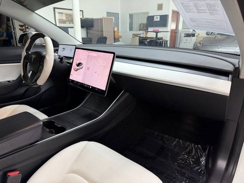 Used 2018 Tesla Model 3 Long Range AWD/4WD image 18