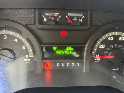 Used 2014 Ford E-150 and Econoline 150 w/ Power Group image 33