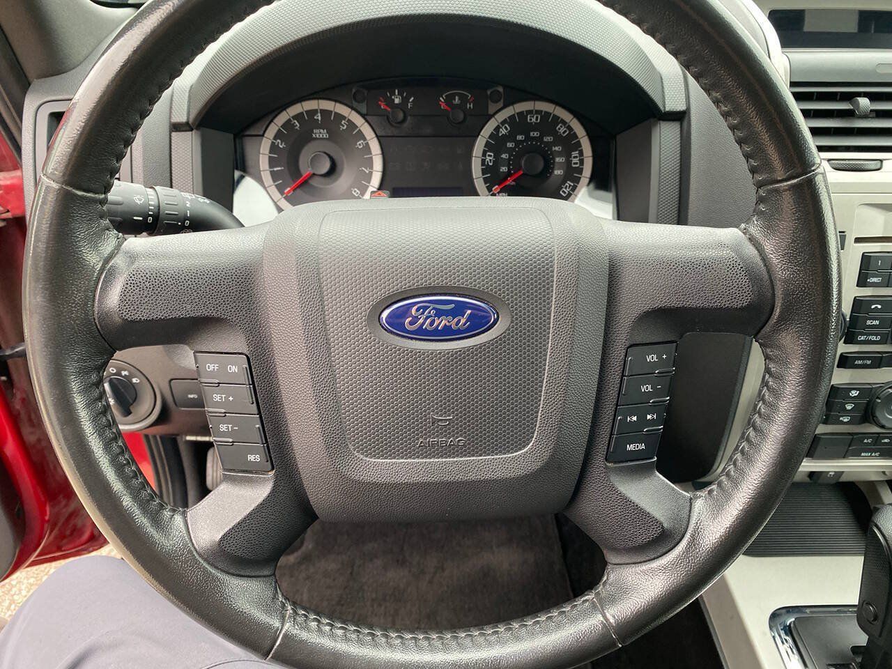 Used 2010 Ford Escape XLT FWD image 25