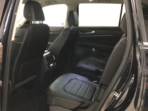 Used 2025 Volkswagen Atlas SEL AWD/4WD image 11