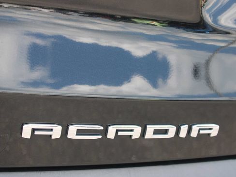 Used 2023 GMC Acadia SLE FWD image 14
