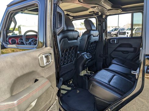 Used 2023 Jeep Gladiator Rubicon w/ Cold Weather Group image 42