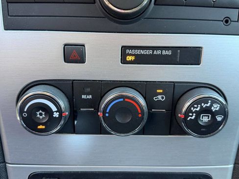 Used 2012 GMC Acadia SLE w/ LPO, 'HIT The Road' Package FWD image 18