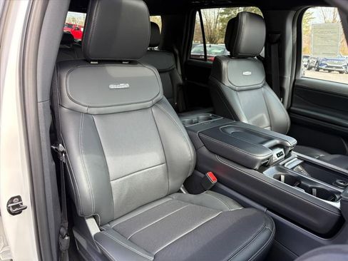 New 2026 Ford Expedition Platinum w/ Stealth Appearance Package image 16