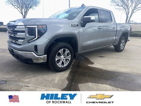 Used 2023 GMC Sierra 1500 SLE image 1