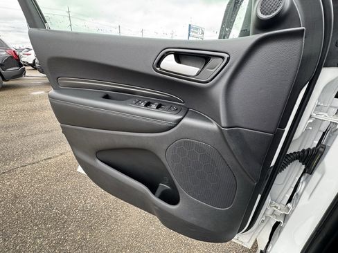 Used 2024 Dodge Durango SXT w/ 3rd Row Seating Group image 25