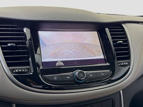 Used 2021 Chevrolet Trax LT w/ Sport Edition image 17