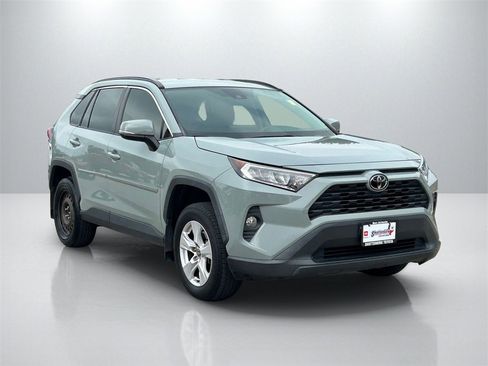 Used 2021 Toyota RAV4 XLE image 3