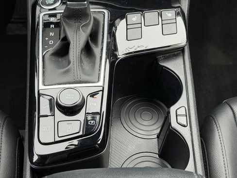 Used 2025 Kia Sportage EX w/ Premium Package FWD image 18
