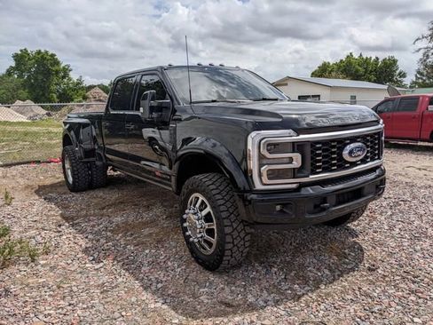 Used 2026 Ford F450 Platinum w/ FX4 Off-Road Package image 3