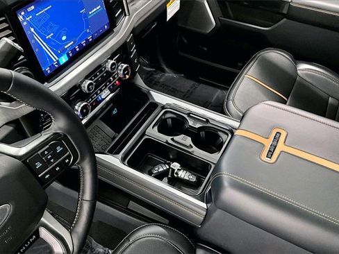 Used 2024 Ford F250 Platinum image 13