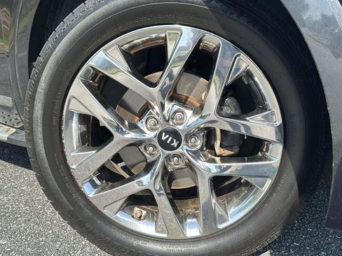 Used 2019 Kia Sorento SX image 13