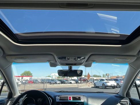 Used 2017 Subaru Outback 2.5i Limited image 14