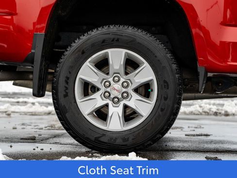 Used 2015 GMC Canyon SLE image 9