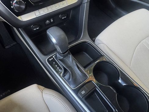 Used 2018 Hyundai Sonata SE FWD image 16