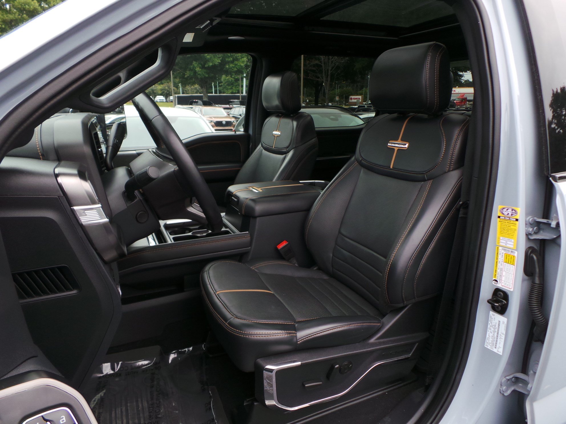 Used 2024 Ford F250 Platinum w/ FX4 Off-Road Package AWD/4WD image 10