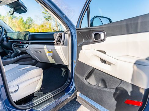 New 2026 Kia Sorento S w/ S Panoramic Sunroof Package image 8