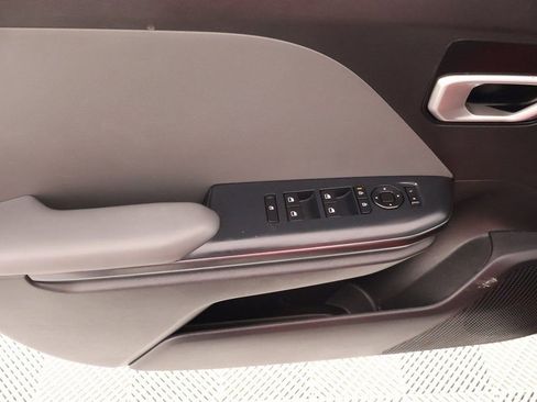 Used 2025 Kia K4 LXS image 14