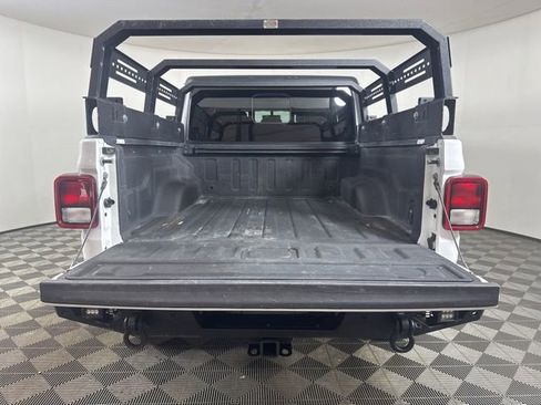 Used 2022 Jeep Gladiator Rubicon w/ Cold Weather Group AWD/4WD image 20