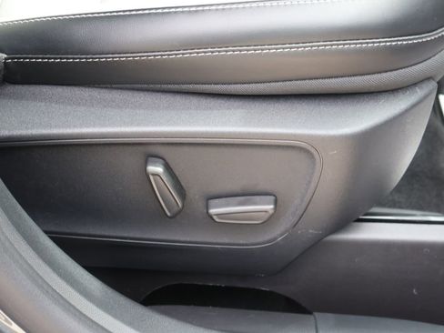 Certified 2025 Ford Escape Platinum image 10