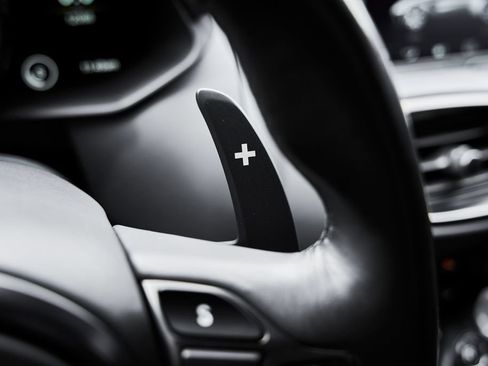 Used 2023 Aston Martin V8 Vantage Coupe RWD image 45