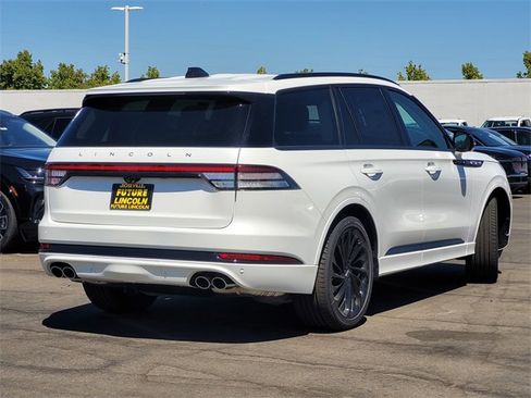 New 2026 Lincoln Aviator Reserve image 4
