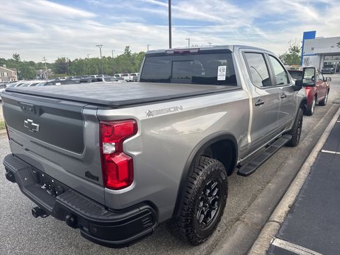Certified 2024 Chevrolet Silverado 1500 ZR2 w/ ZR2 Bison Edition image 10