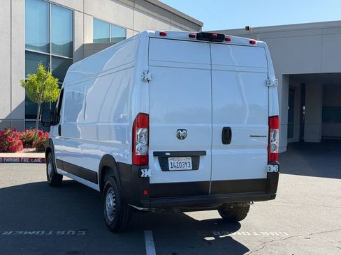 Used 2024 RAM ProMaster 2500 w/ Convenience Group FWD image 9