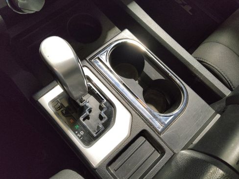 Used 2016 Toyota Tundra SR5 w/ SR5 Upgrade Package image 26