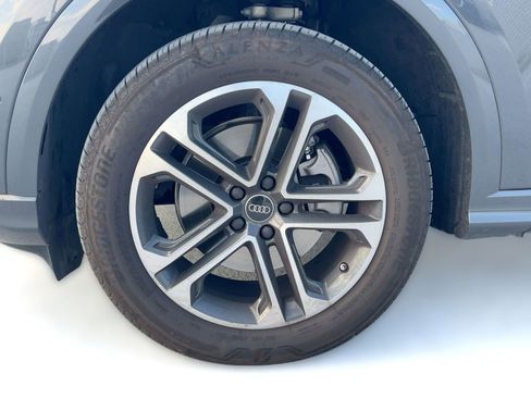 Certified 2025 Audi Q5 Premium w/ Convenience Package image 12