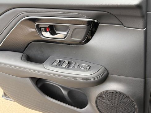 Certified 2025 Acura ADX Base image 32