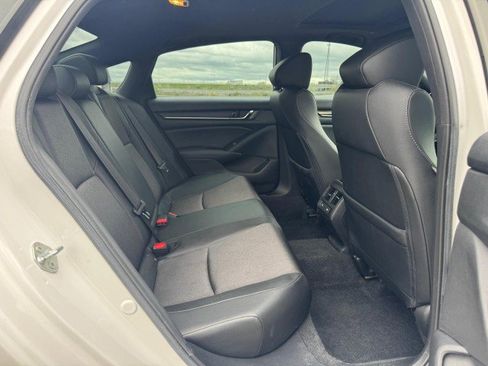Used 2021 Honda Accord Sport image 6