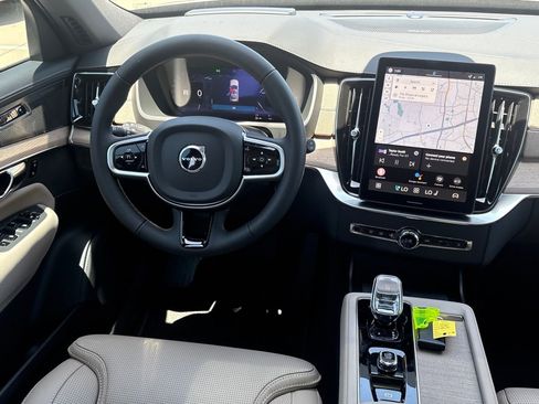 New 2026 Volvo XC90 T8 Ultra w/ Protection Package Premier image 13