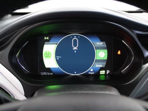 Used 2018 Chevrolet Bolt Premier w/ Driver Confidence II Package FWD image 20