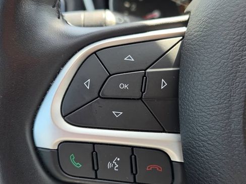 Used 2020 Jeep Compass Latitude FWD image 24