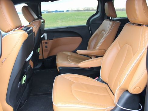 Used 2022 Chrysler Pacifica Pinnacle image 26