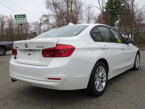 Used 2018 BMW 320i xDrive Sedan AWD/4WD image 5
