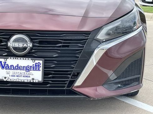 Used 2024 Nissan Altima 2.5 SV FWD image 8