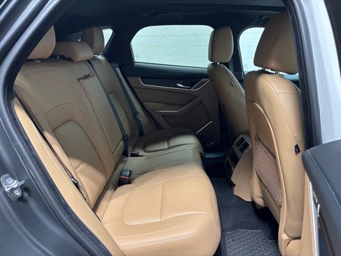 Used 2022 Jaguar F-PACE S AWD/4WD image 40