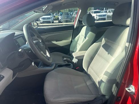 Used 2017 Hyundai Elantra SE FWD image 16