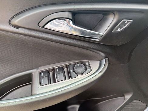 Used 2020 Chevrolet Malibu LT FWD image 12