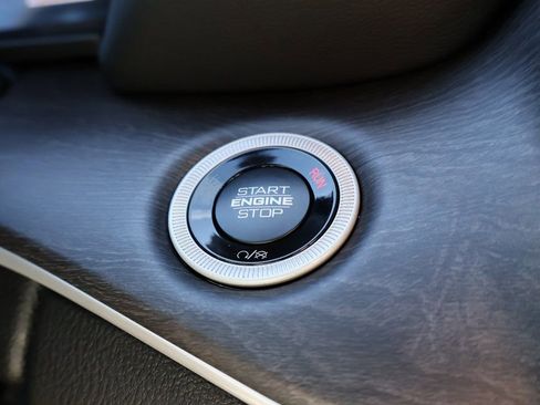 New 2025 Jeep Grand Cherokee L Limited w/ Trailer Tow Package image 34