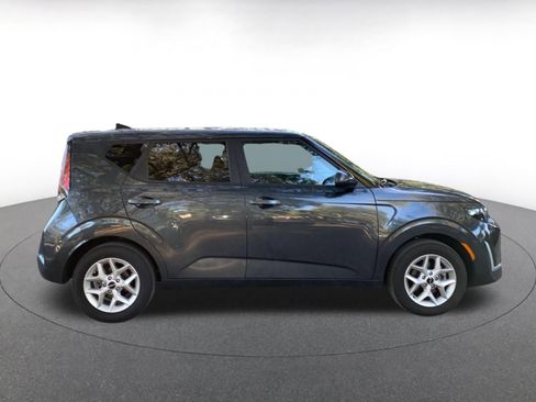 Used 2025 Kia Soul LX w/ LX Technology Package image 8
