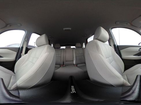 Used 2025 Nissan Rogue SV image 44