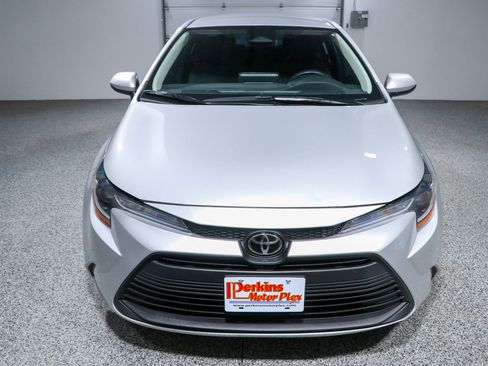 Used 2023 Toyota Corolla LE FWD image 4