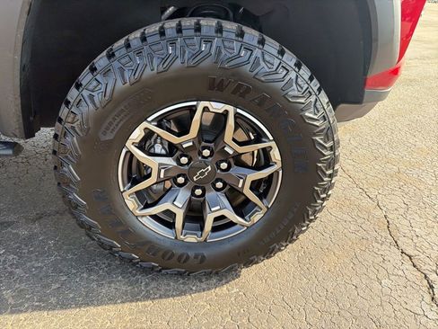 Used 2024 Chevrolet Colorado ZR2 w/ LPO, Flex Utility Package image 27